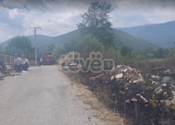 Zjarrvënia e qëllimshme lë pa rrymë disa fshatra të Gjakovës