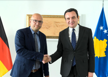 Kurti-Sarrazinit: Kur në rajon shtyheshin platforma paralele, Kosova u angazhua plotësisht në Procesin e Berlinit