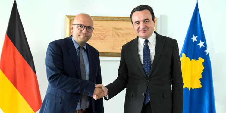 Kurti-Sarrazinit: Kur në rajon shtyheshin platforma paralele, Kosova u angazhua plotësisht në Procesin e Berlinit