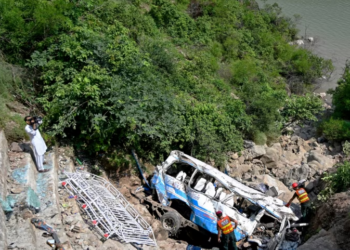 Së paku 35 të vdekur në dy aksidente të ndara në Pakistan