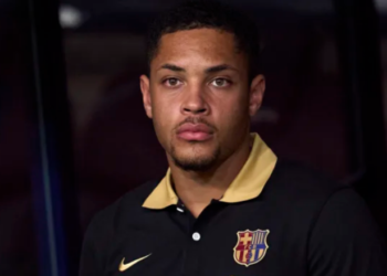 Vitor Roque largohet nga Barcelona