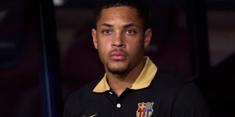 Vitor Roque largohet nga Barcelona