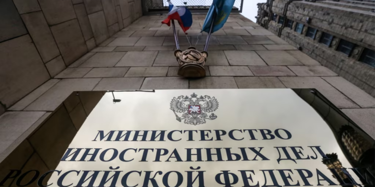 Rusia shton në listën e sanksioneve edhe 92 qytetarë amerikanë
