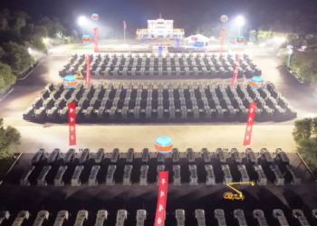 Koreja e Veriut dislokon 250 raketahedhës në kufi