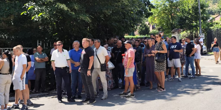 Protestë në veri pas arrestimit të dy politikanëve serbë