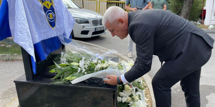 Sveçla kujton Triumf Rizën në përvjetorin e vdekjes: Ende nuk është vendosur drejtësia