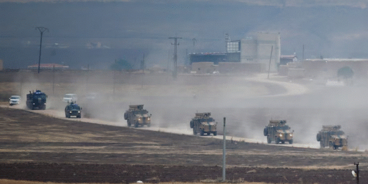 Turqia dhe Rusia i rifillojnë patrullimet e përbashkëta në verilindje të Sirisë