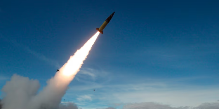 Ukraina, më afër marrjes së lejes për sulme me armë me rreze të gjatë