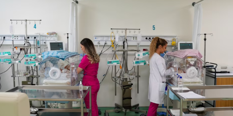 Në QKUK bëhen gati për ekzaminime të reja të foshnjave