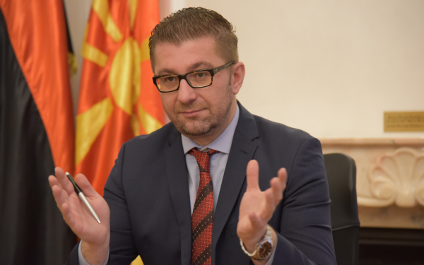 Mickoski: Heqja e tabelave me mbishkrimin shqip, është pjesë e planit për destabilizim