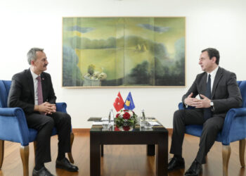 Kurti: Kosova do të vazhdojë blerjen e pajisjeve ushtarake nga Turqia