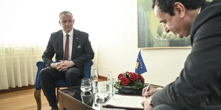 Kurti emëron Arsim Ademin zëvendësministër të Arsimit