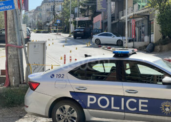 Rruga në “Aktash“ ende e bllokuar pas vrasjes e plagosjes së mbrëmshme në Prishtinë