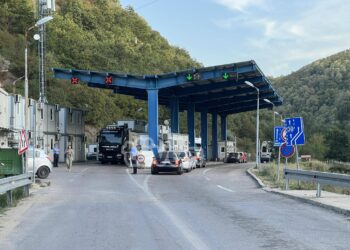 Situatë e qetë edhe tek Dheu i Bardhë, vazhdon qarkullimi i veturave