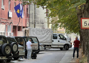 Pas mbylljes së postës në Veri, punëtorët mund t`i marrin gjësendet personale në polici