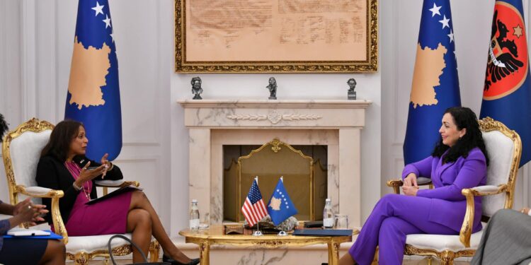 Osmani: Strukturat ilegale në veri mbajnë peng integrimin e komunitetit serb