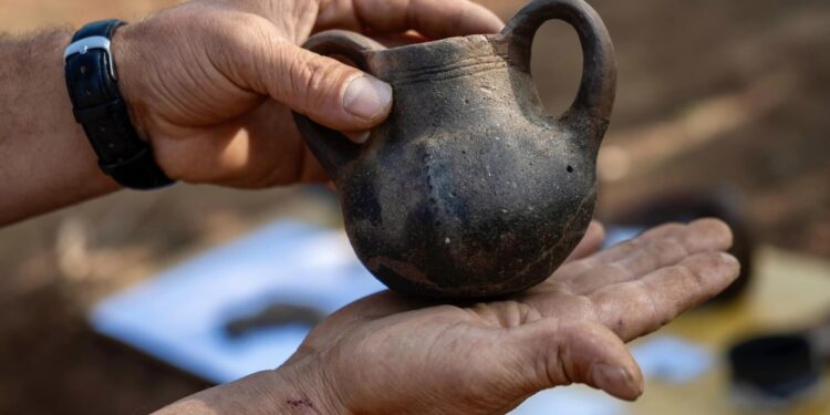 Kallëpe dhe enë nga periudha e bronzit, zbulime të reja arkeologjike në Suharekë