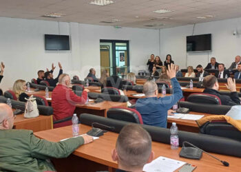 Miratohet vendimi për dhënien e 51 pronave publike për 99 vite në Komunën e Drenasit