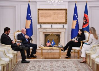 Presidenca: Osmani dhe Hovenier diskutuan përpjekjet e përbashkëta për intensifikimin e bashkëpunimit bilateral