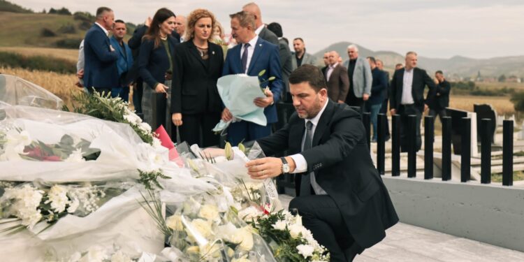 Krasniqi: Serbia duhet t`i dorëzojë kriminelët serbë për të dhënë llogari para drejtësisë së Kosovës