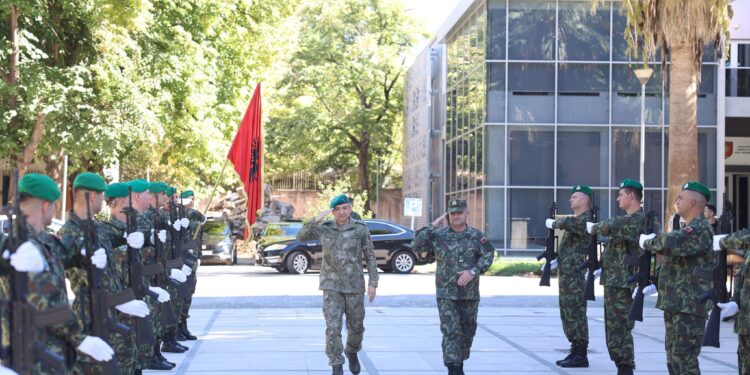 Komandanti i KFOR-it dhe kreu i ushtrisë shqiptare flasin për situatën e sigurisë në Kosovë