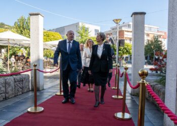 Jashari vizitë në Preshevë, takohet me Sinanin