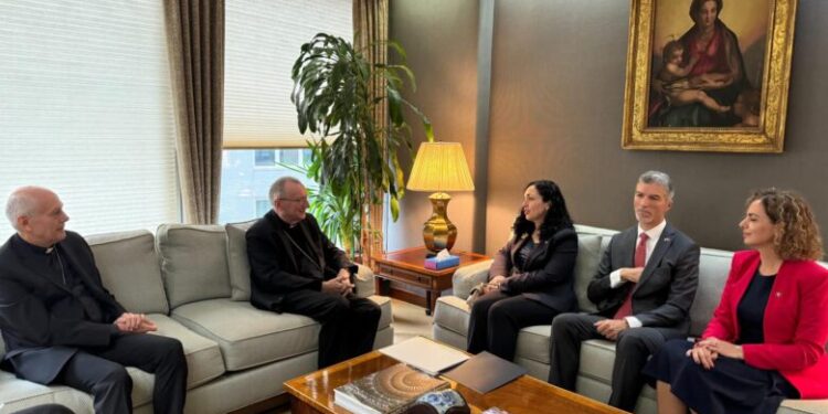 Osmani takohet me Kardinalin e Vatikanit, thekson rëndësinë e njohjes së Kosovës nga Selia e Shenjtë