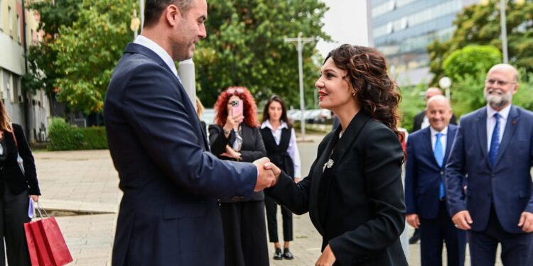 ’S’ka ardhë për me shkri kurrgjë”, Konjufca dhe Spiropali thonë se s’ka ngrirje raportesh mes dy vendeve