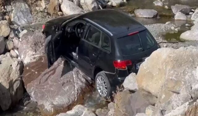 Vdes një 46-vjeçar dhe lëndohet vajza e tij në një aksident në Kukës