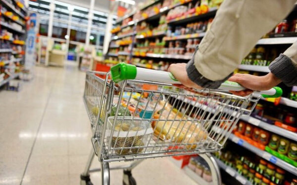“Më shtrenjtë se në Amerikë”, qytetarët ankohen për çmimet e produkteve ushqimore