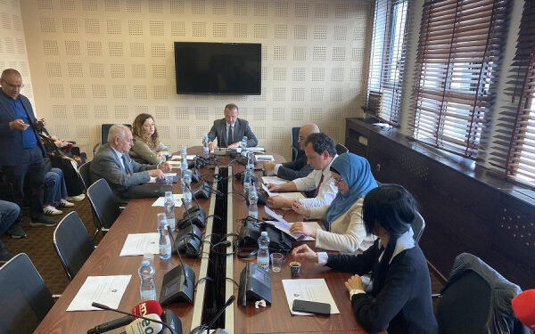 Opozita thotë se projektligji për sigurime shëndetësore po përdoret për fushatë