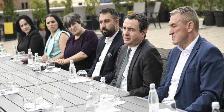 Kurti në takim me kryetarin e Leposaviqit, diskutohet qeverisja komunale