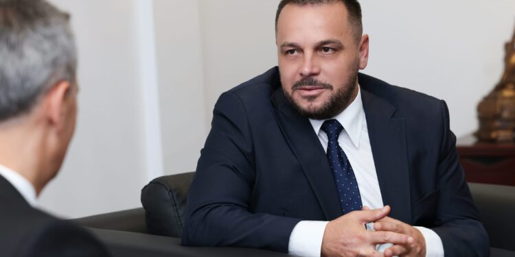 ​Maqedonci: Do të ngrisim kapacitetet e ushtrisë duke bashkëpunuar me aleatët tanë