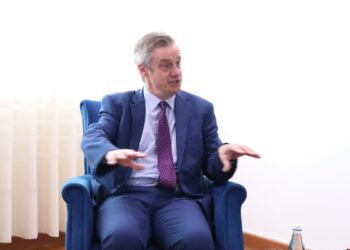 Hargreaves: Britania vazhdon të kërkojë që Radoiçiq dhe autorët sulmit të sillen para drejtësisë