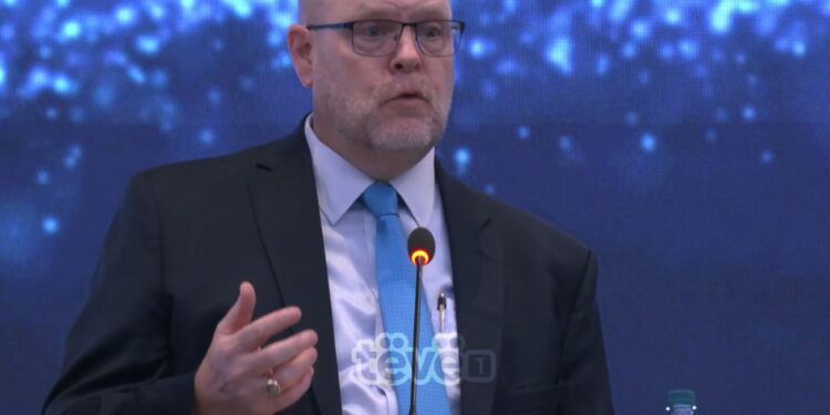 Mesazhe të forta nga Samiti i Kosovës për paqe dhe demokraci