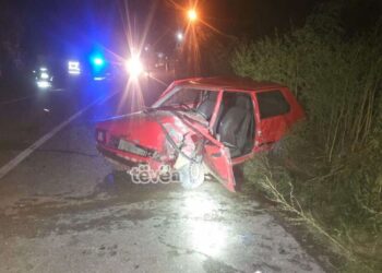 Një person i lënduar në aksidentin mes një veture dhe një kamioni në Leposaviq