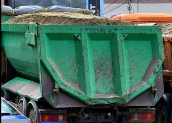 Prokuroria sekuestron dy kamionë dhe i vë në shitje