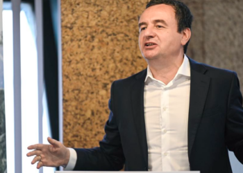 Kurti viziton KEK-un, thotë se e vlerëson lart si burim natyror i energjisë