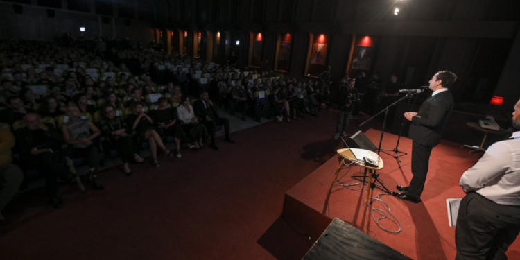 Kurti mori pjesë në ceremoninë e hapjes të edicionit të 16-të të Festivalit “PriFest”
