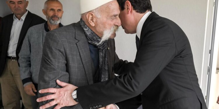 Kurti në familjen Jashari, shpreh ngushëllime për vdekjen e Havë Jasharit
