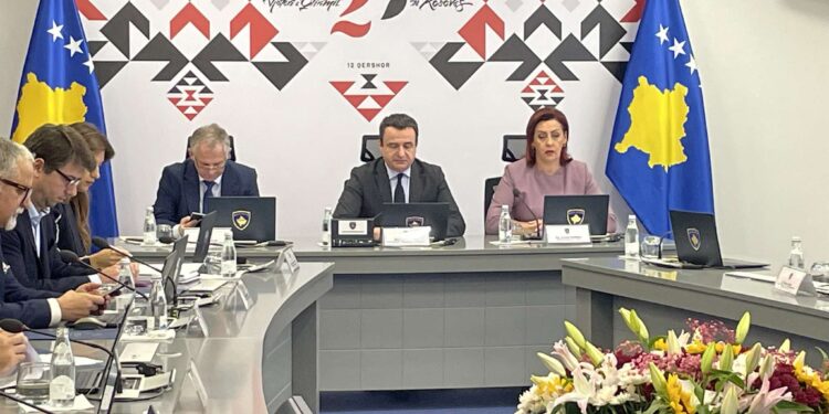 Kurti për protestat në pikat kufitare: Grupe të maskuara në sy të policisë serbe bënin rolin e policit