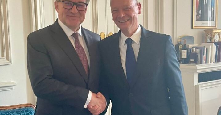 Lajçak dhe këshilltari i Macron flasin për dialogun Kosovë – Serbi