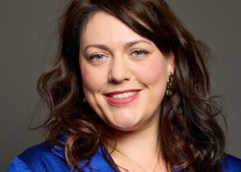 Deputetja britanike: Radoiçiq dhe përgjegjësit duhet të përballen me drejtësinë