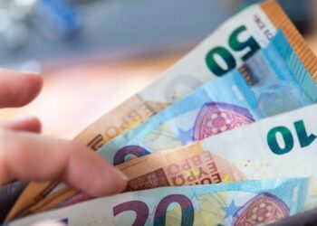 Ngritja e pagës minimale, shkundje e ekonomisë apo sjellje e votave?