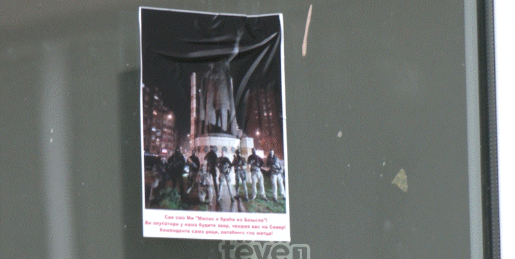 Policia largon pamfletet me përmbajtje të urrejtjes që u vendosën në veri, i merr si provë materiale