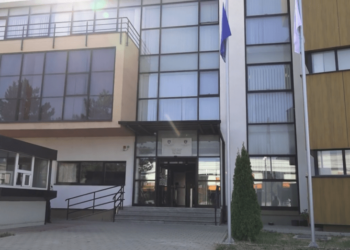 Ndalohet një i dyshuar për kontrabandim me migrantë dhe mashtrim