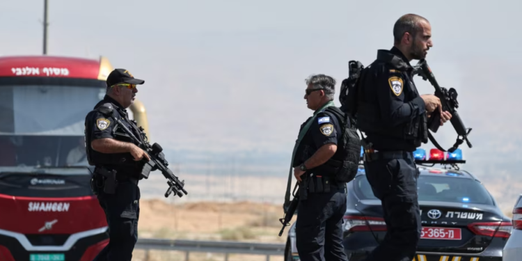 Një sulmues i vret tre izraelitë në kufi me Jordaninë