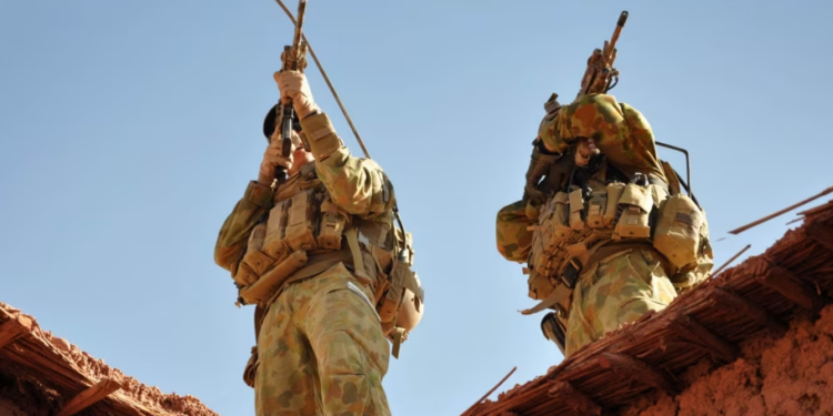 Australia ua heq medaljet disa komandantëve pas krimeve të dyshuara në Afganistan
