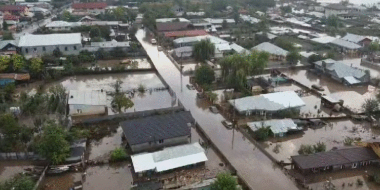 Rumania përballet me vërshime vdekjeprurëse