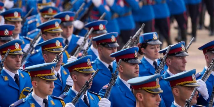 Vuçiq nënshkruan marrëveshjen për rikthimin e shërbimit të detyrueshëm ushtarak